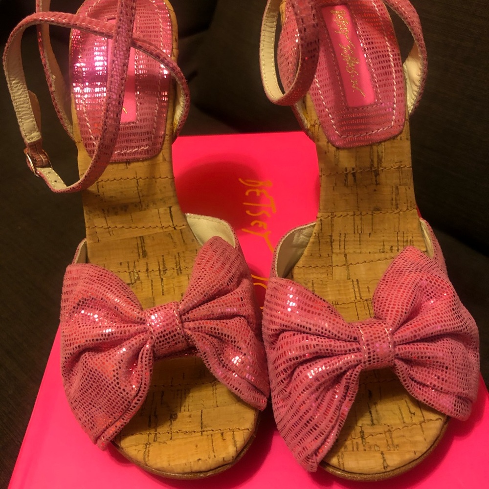 Betsy Johnson corkscrew style heels 👠